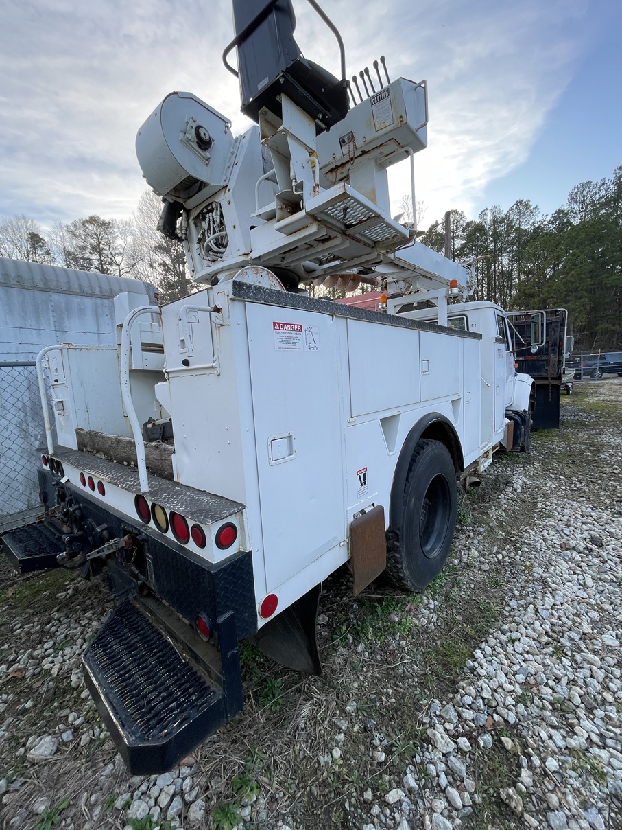 1990 INTERNATIONAL 4900 Pittman Pole Cat Digger Derrick - Image 2